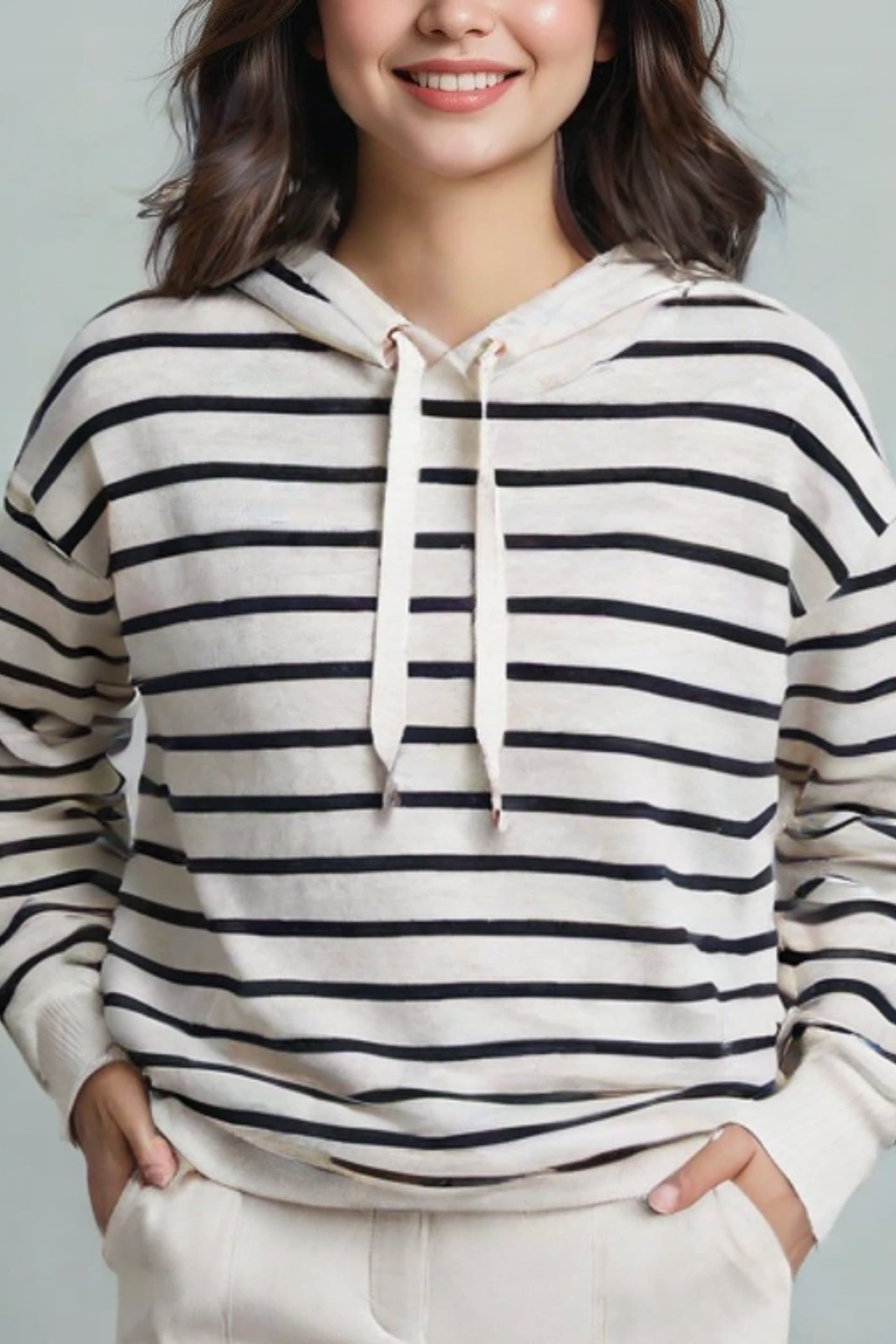 Sweater Con Capucha Mina